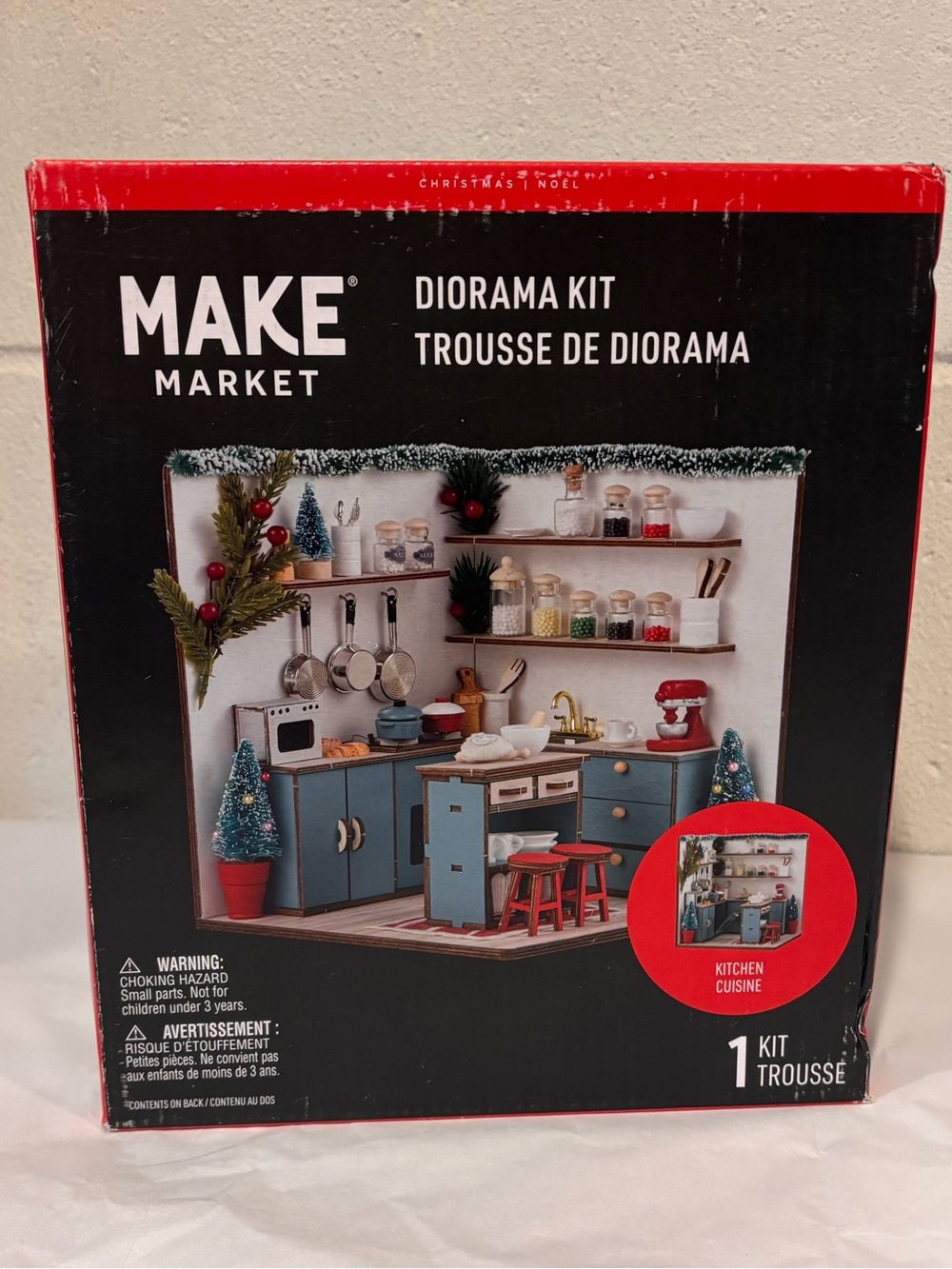 Make Market Christmas Kitchen Scene Diorama Kit Green Rustic